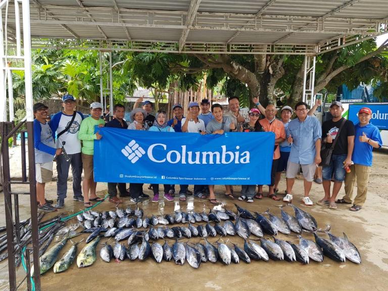 NIGHT FISHING AND LIVING THE ISLAND LIFE WITH COLUMBIA INDONESIA